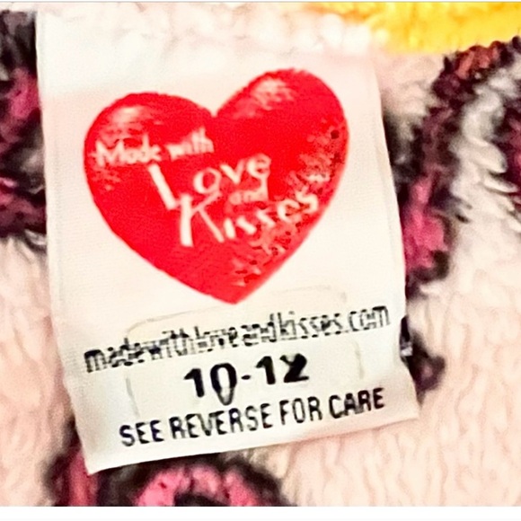 Made with Love and Kisses- Plush Pink
"Best Friends Sleepover" Robe - Picture 5 of 5